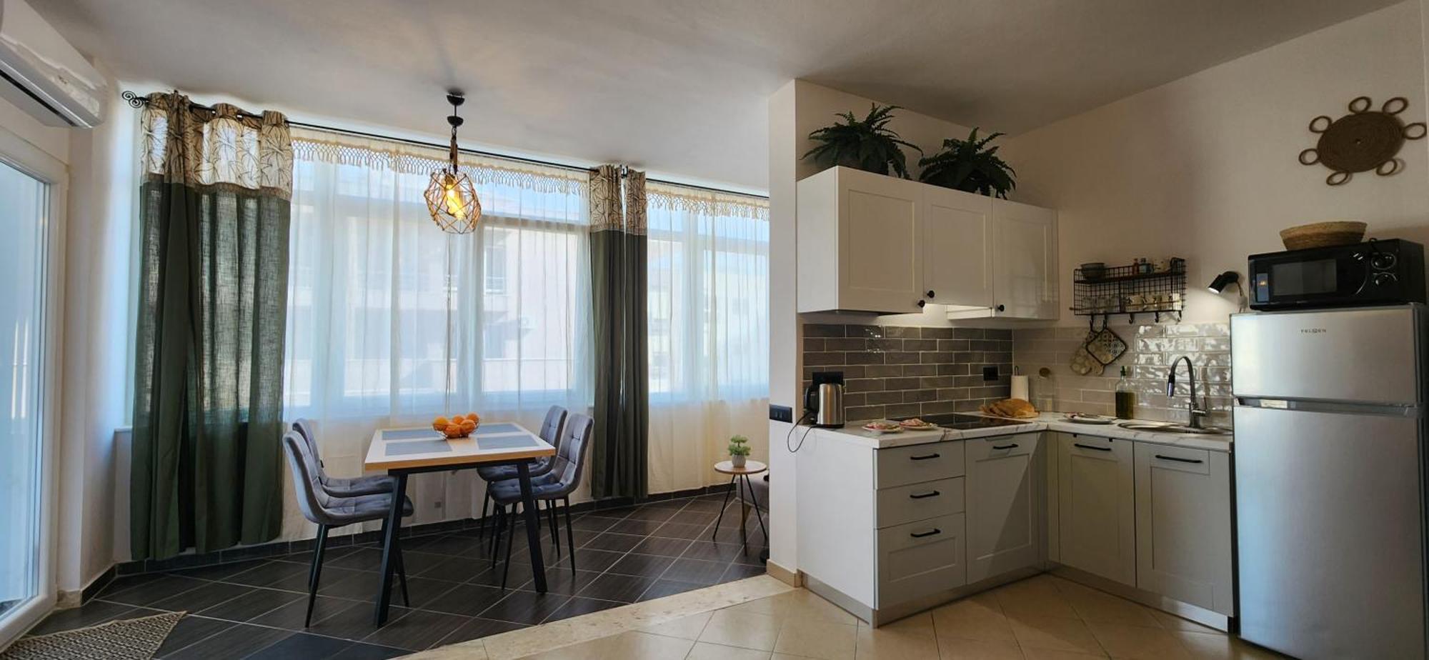 Tropic Apartment